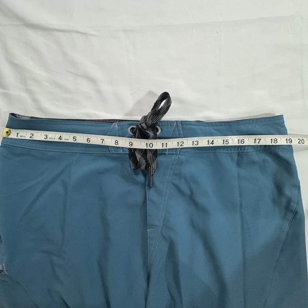 Under Armour Board Shorts Men's 36 Zipper Pockets Blue Quick‎ Dry Lightweight